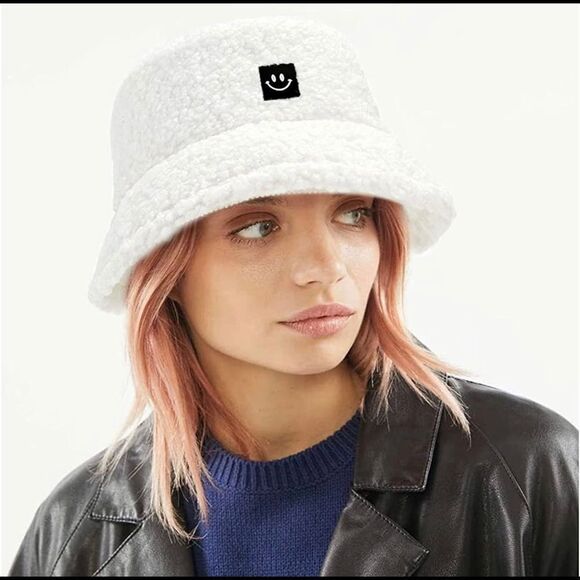 NWT Wool + Pepper Co. Fuzzy Smiley Bucket Hat - Picture 2 of 5